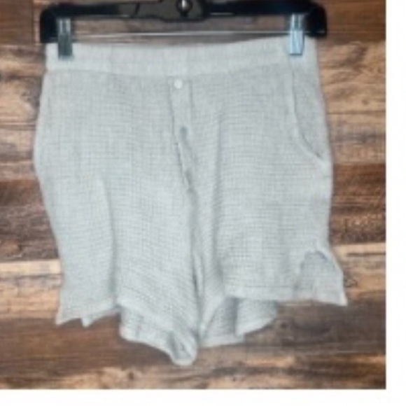 DONNI. waffle knit boxer shorts Pearl button fall classic revolve in stone grey - Picture 4 of 4